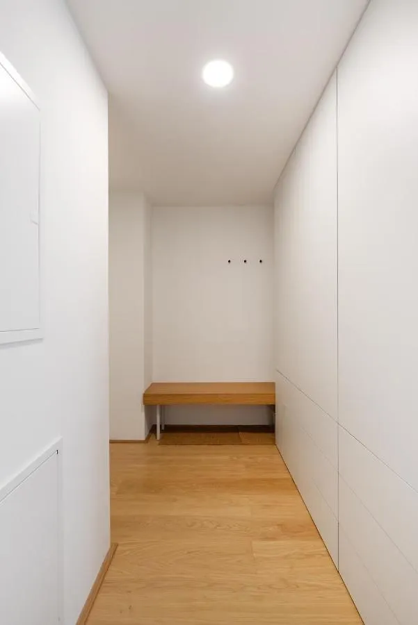 Neu Zentral Und Ruhig An Der U2 / Stadion Vienna Apartment