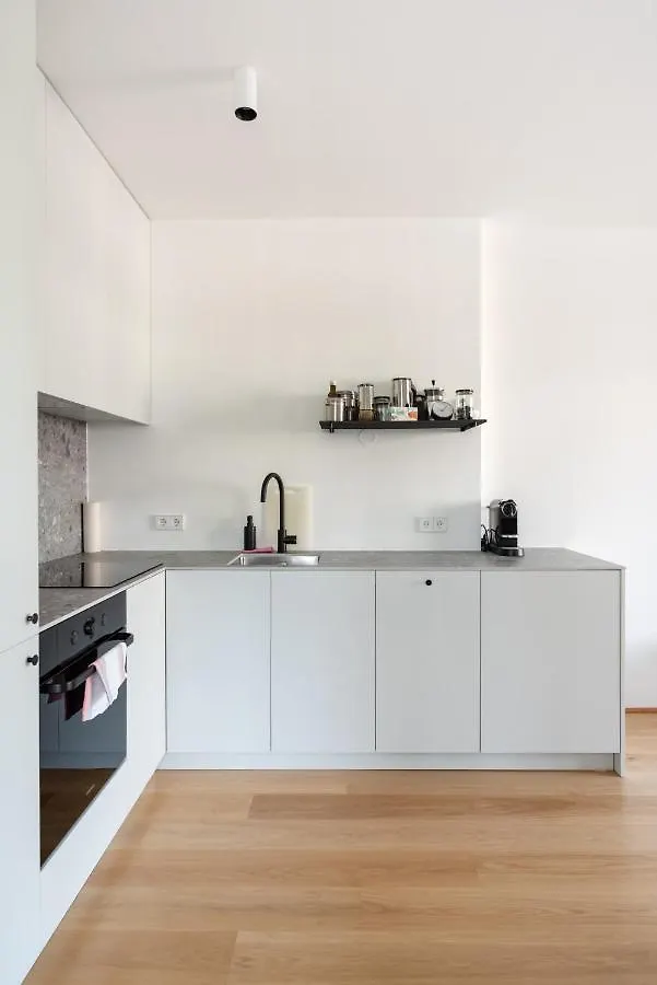 Neu Zentral Und Ruhig An Der U2 / Stadion Vienna Apartment