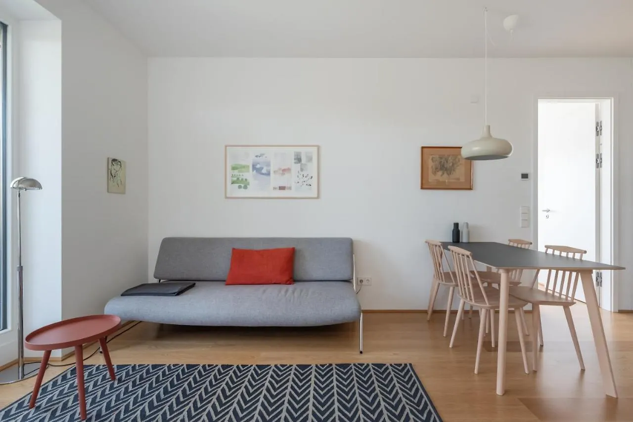 Neu Zentral Und Ruhig An Der U2 / Stadion Vienna Apartment