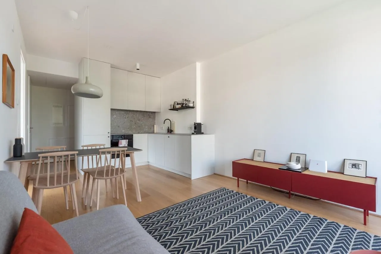 Apartment Neu Zentral Und Ruhig An Der U2 / Stadion Vienna
